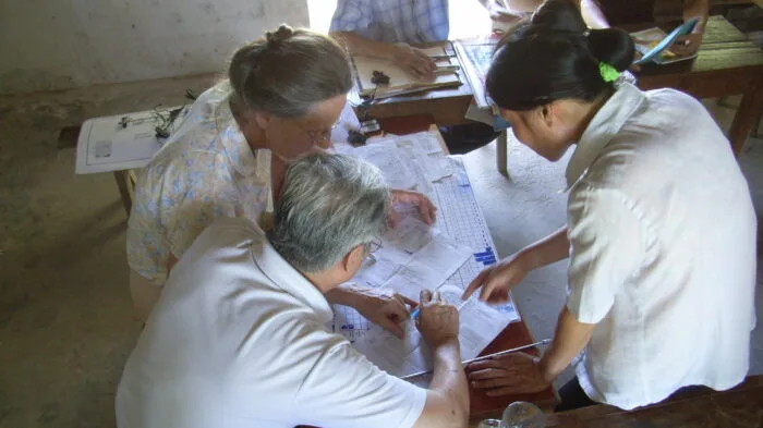 Etude de graphique et mise en pratique de la Planification Familiale Naturelle avec Marie, Tiêu et une utilisatrice.